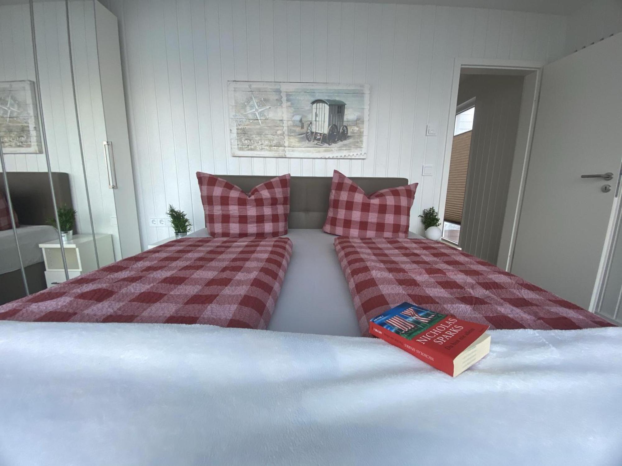 אולפניץ Schwimmendes Ferienhaus Antares One By Seeblick Ferien Oro, Rundum Wasser, Sauna מראה חיצוני תמונה